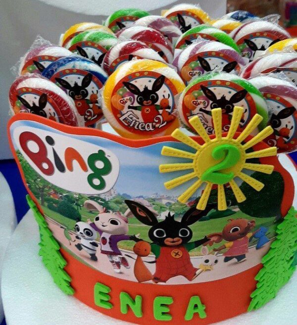 KIT TORTA SCENOGRAFICA PER COMPLEANNO  BING 3 PIANI CON 20 LECCA LECCA CON BOLLINO E BASE PERSONALIZZATI - immagine 5