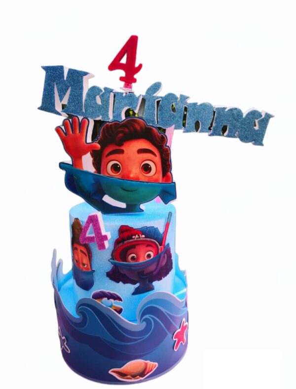 TORTA SCENOGRAFICA LUCA  2 PIANI CON TOPPER PERSONALIZZATO - immagine 2