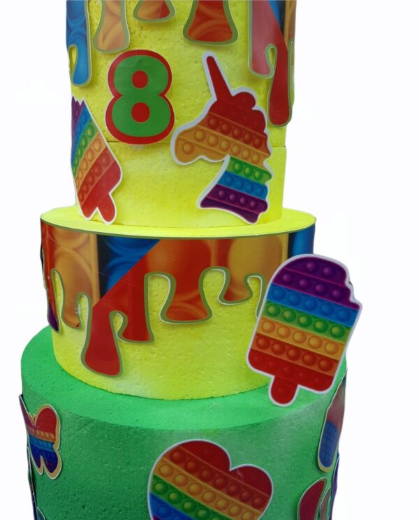 TORTA SCENOGRAFICA POP IT CON NOME PERSONALIZZATO - immagine 3