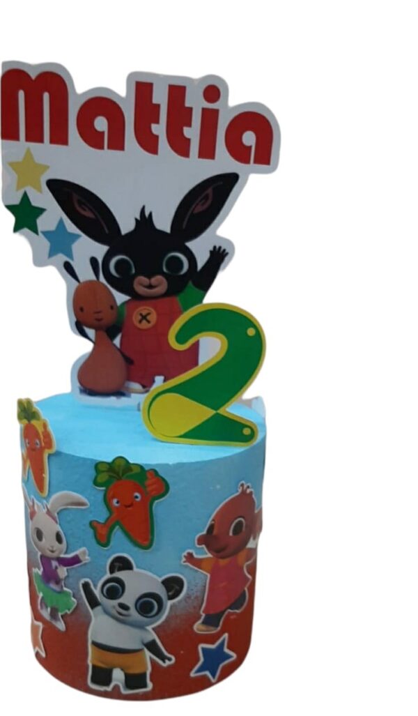TORTA SCENOGRAFICA PER COMPLEANNO  BING CON TOPPER PERSONALIZZATO