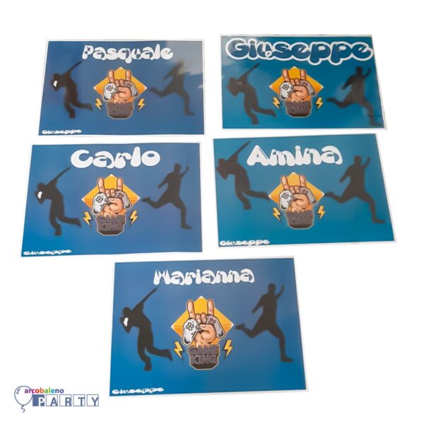 10 TOVAGLIETTE  CON NOME  E PERSONAGGIO PERSONALIZZATO  GADGET FINE FESTA