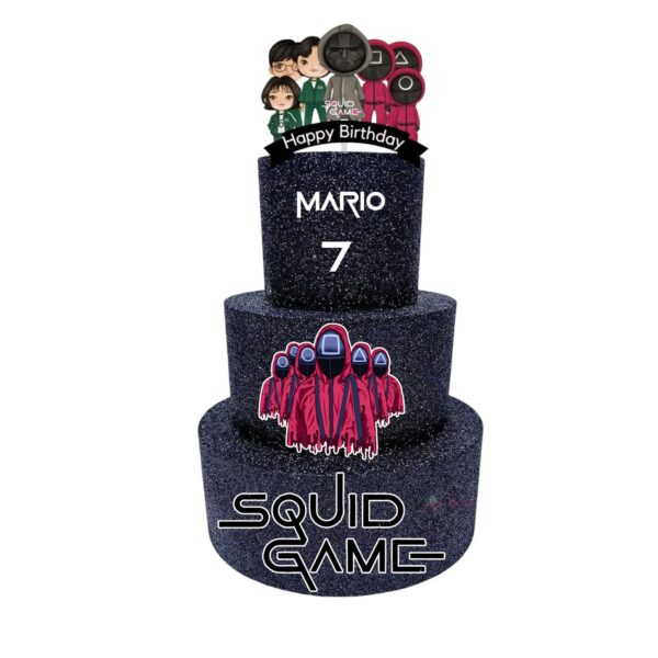 Torta Scenografica Squid Game 3 piani con Cake topper personalizzato